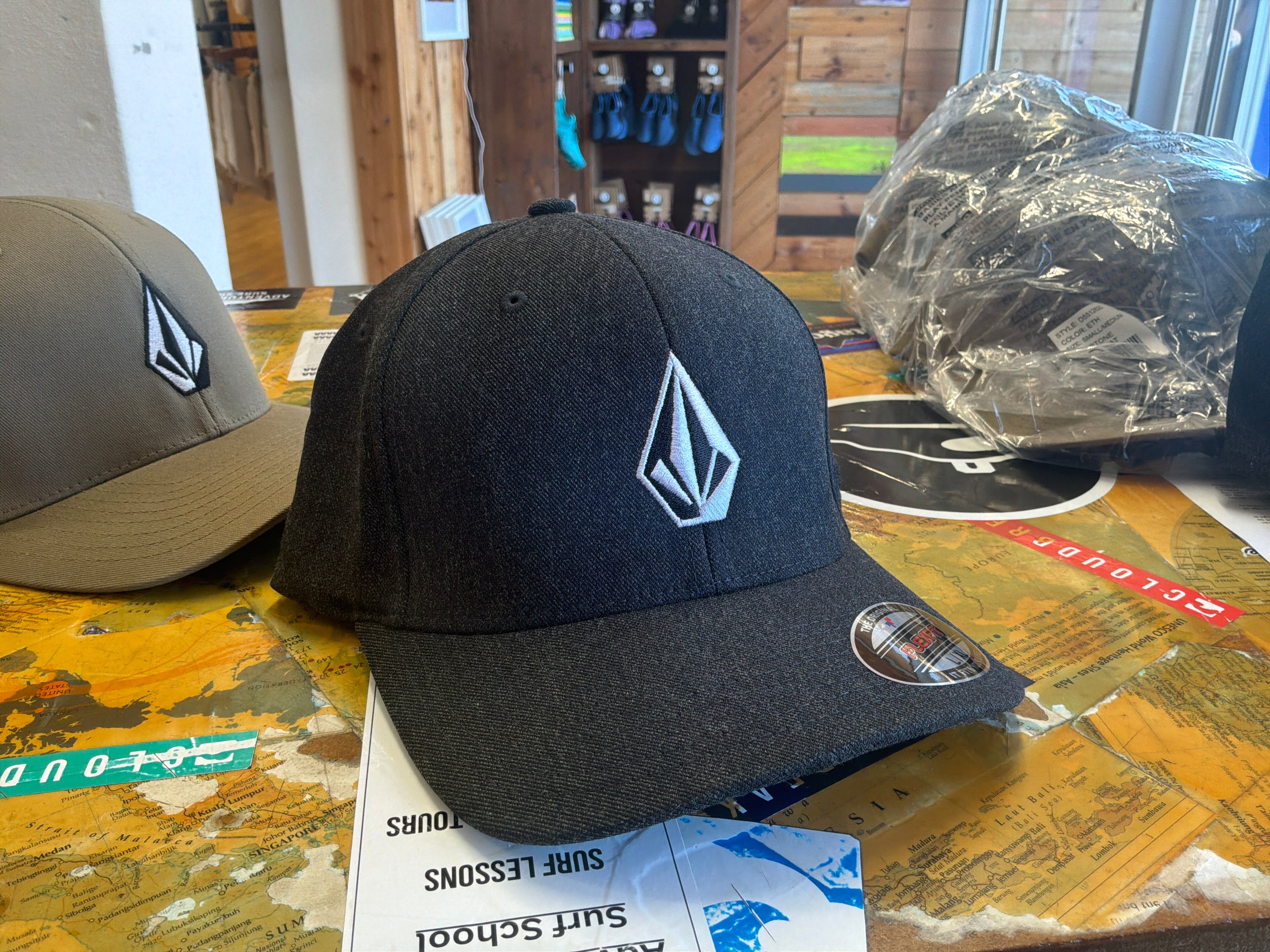 Volcom full stone flex fit hat