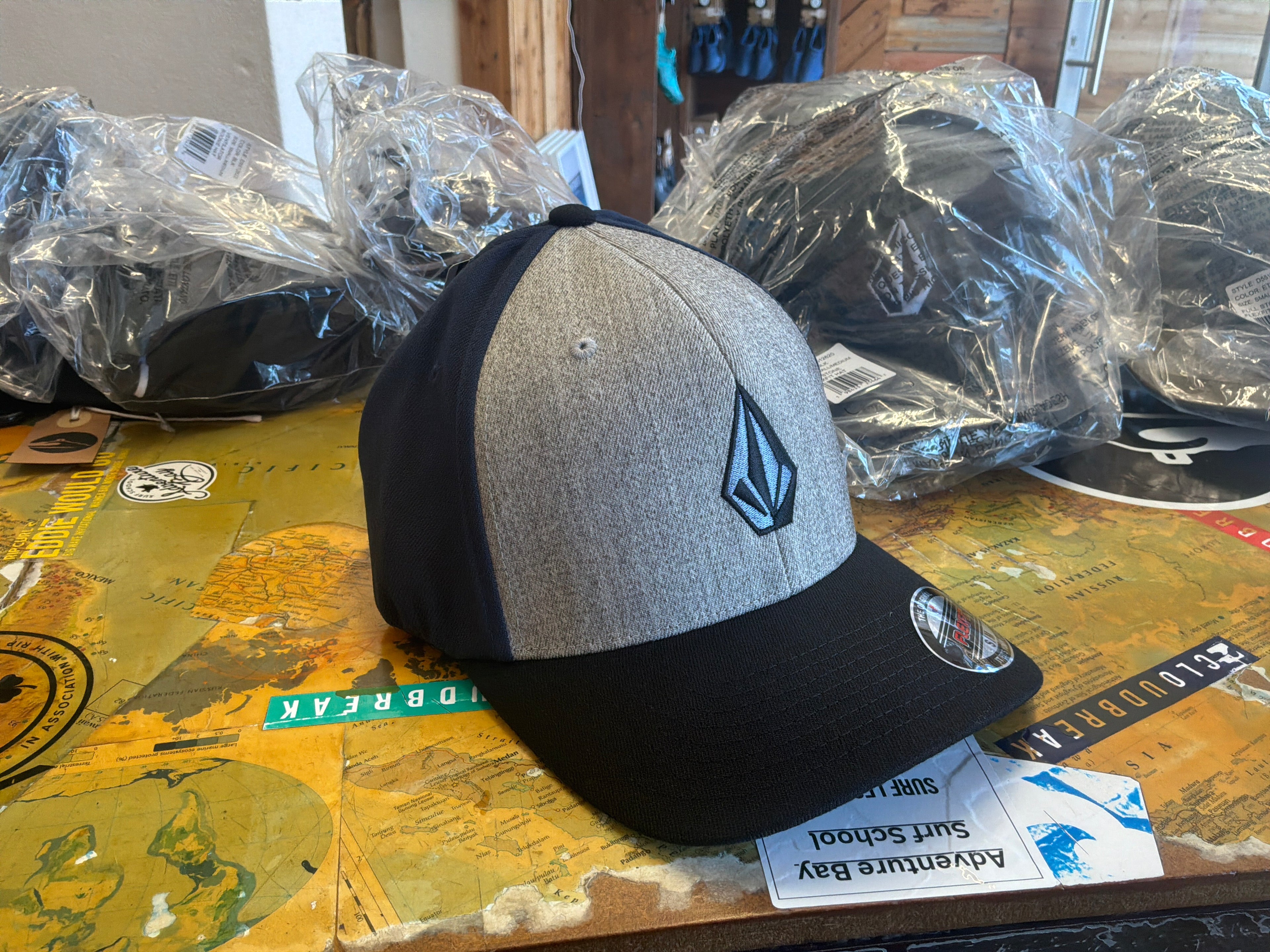 Volcom full stone flex fit hat