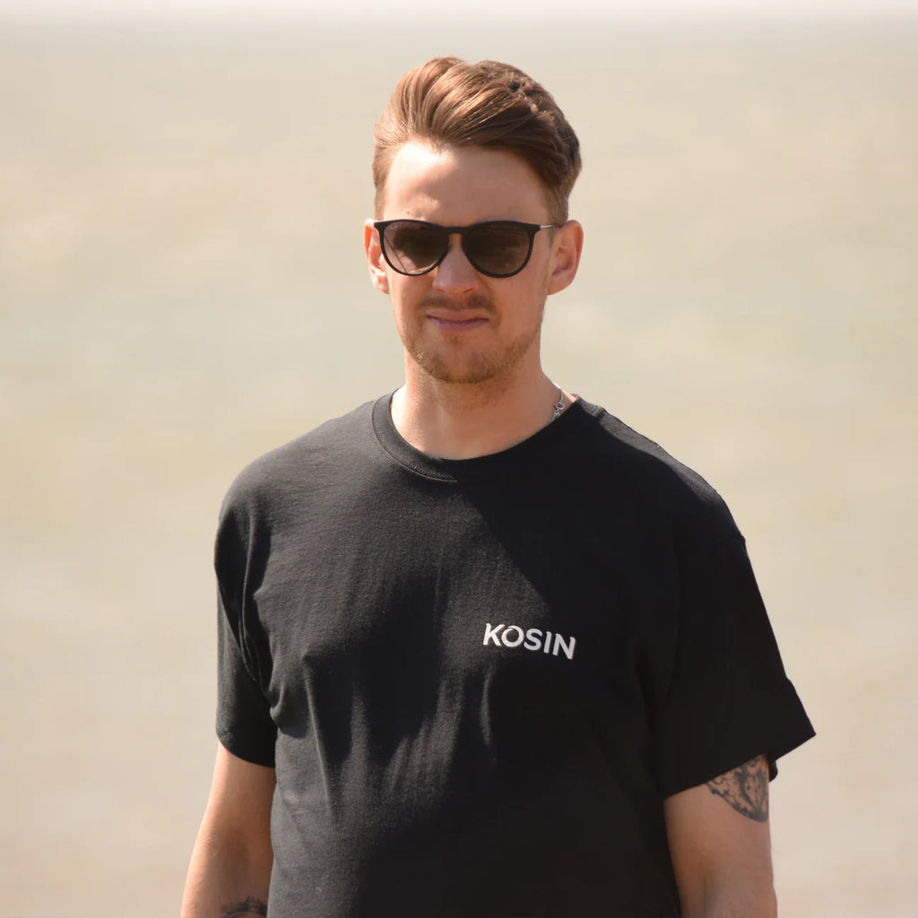 Kosin big wave tee in black