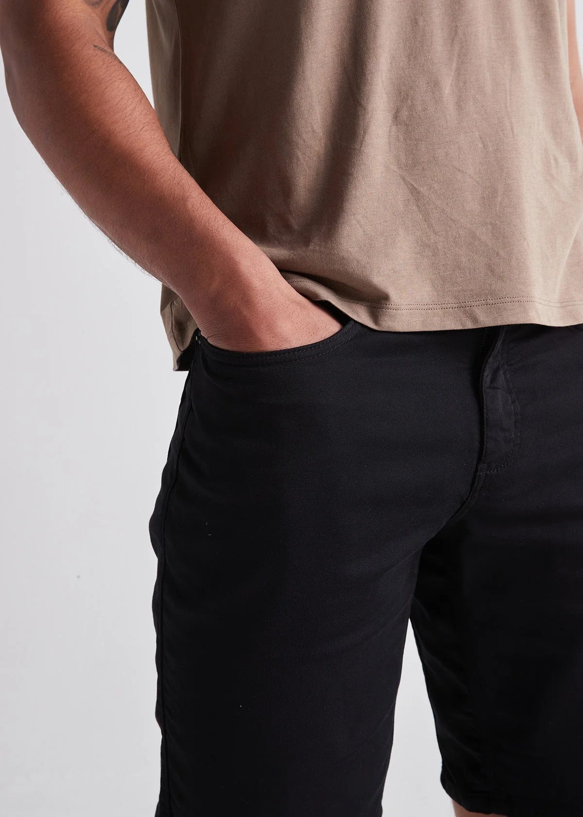 Duer No Sweat Relaxed Short in black, product view