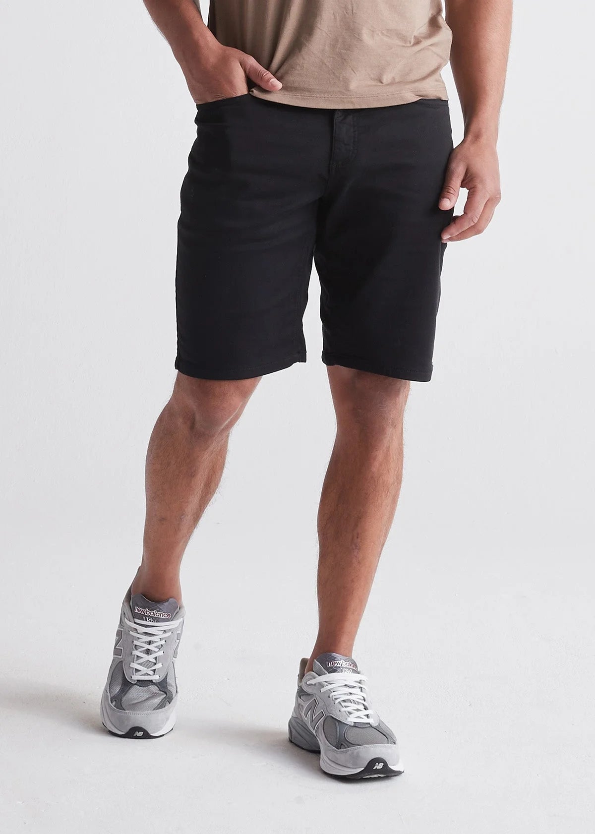 Duer No Sweat Relaxed Short in black, final product view