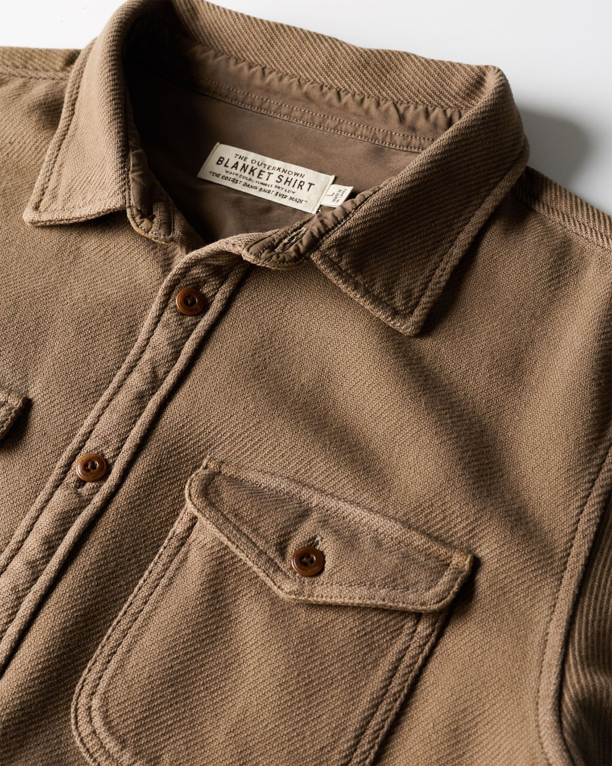 Outerknown Blanket Chroma Shirt in Kelp, alternate detail view