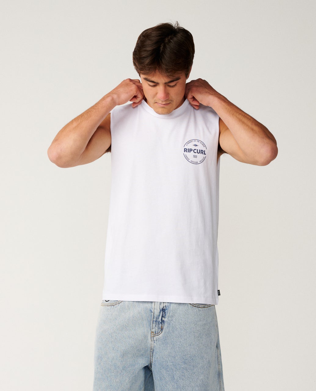 Ripcurl Men’s Staple Muscle in white, front view